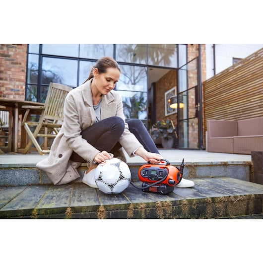 Inflador multivoltaje CA/CC Black&Decker (BDCINF18N-QS)
