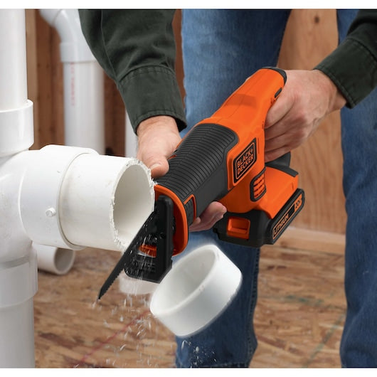 Sierra recíproca inalámbrica Black&Decker (BDCR18N-XJ) de 18 V con hoja de 150 mm