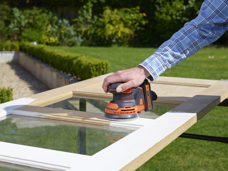 Black&Decker (BDCROS18-QW) 18V 125mm Random Orbital Sander with 1 sanding sheet, 1 1.5Ah Lithium battery, charger and carrying bag