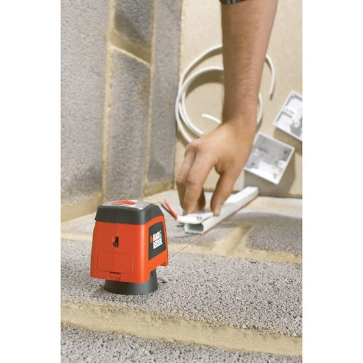 Nível a laser manual Black&Decker (BDL120-XJ)