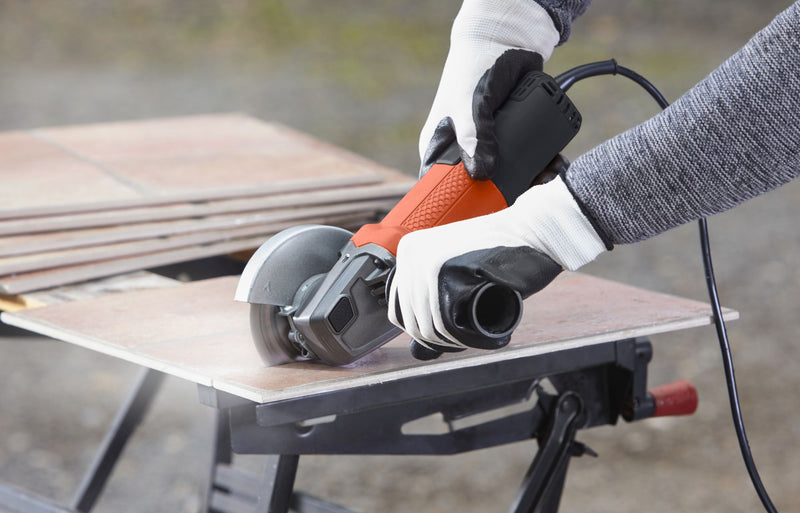 Black&Decker (BEG110-QS) 750W 115mm Mini Grinder with Restart Protection. With 3-position Side Handle.