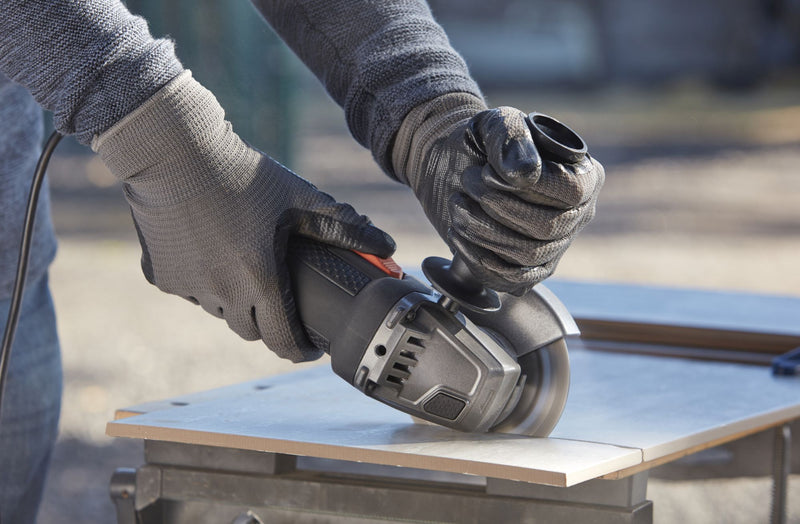 Black&Decker (BEG220-QS) Mini Grinder 900W 125mm with restart protection and 3-position side handle