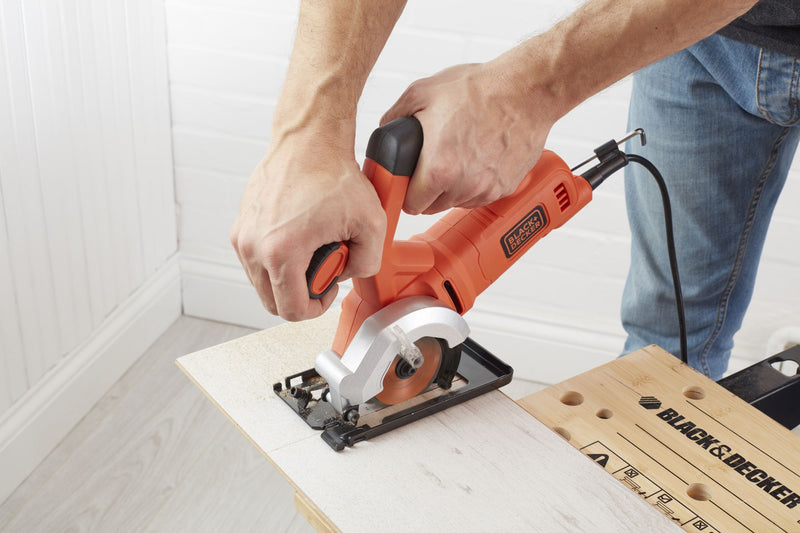 Black&Decker (BES510-QS) 400W 85mm Mini Circular Saw. Includes one 24T 8mm TCT blade, one 44T 85mm HSS blade, and a side guide.