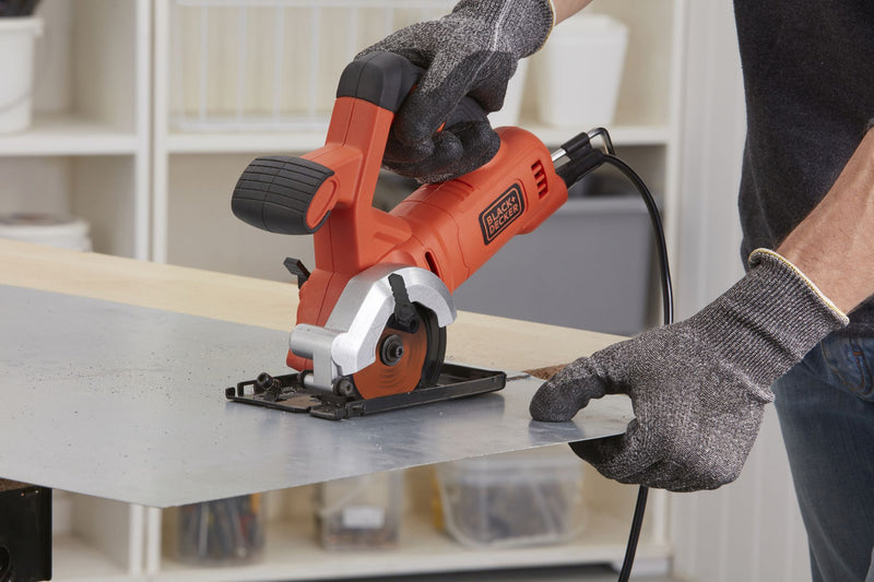 Black&Decker (BES510-QS) 400W 85mm Mini Circular Saw. Includes one 24T 8mm TCT blade, one 44T 85mm HSS blade, and a side guide.