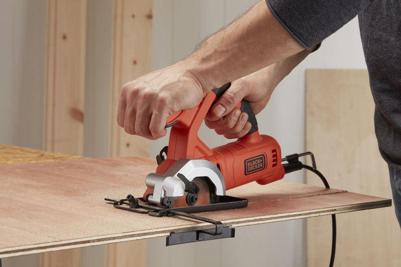 Black&Decker (BES510-QS) 400W 85mm Mini Circular Saw. Includes one 24T 8mm TCT blade, one 44T 85mm HSS blade, and a side guide.