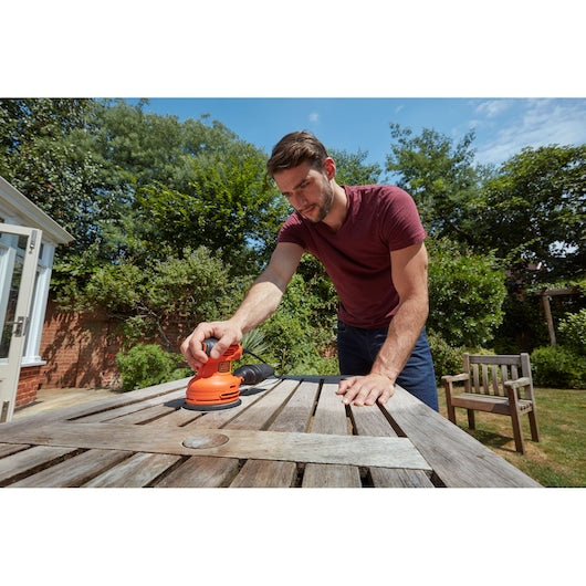 Black&Decker (BEW210-QS) 4-in-1 Electric Multi-Sander With 2 Orbital Bases, Finger Sanding Attchment and Sanding Sheets (200W)