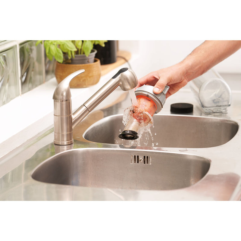 Aspirador vertical Black&amp;Decker (BHFEA520J-QW) 2 em 1, 18V 2Ah, com bateria de iões de lítio. Possui 2 velocidades, autonomia de 40 minutos e reservatório de 500ml.