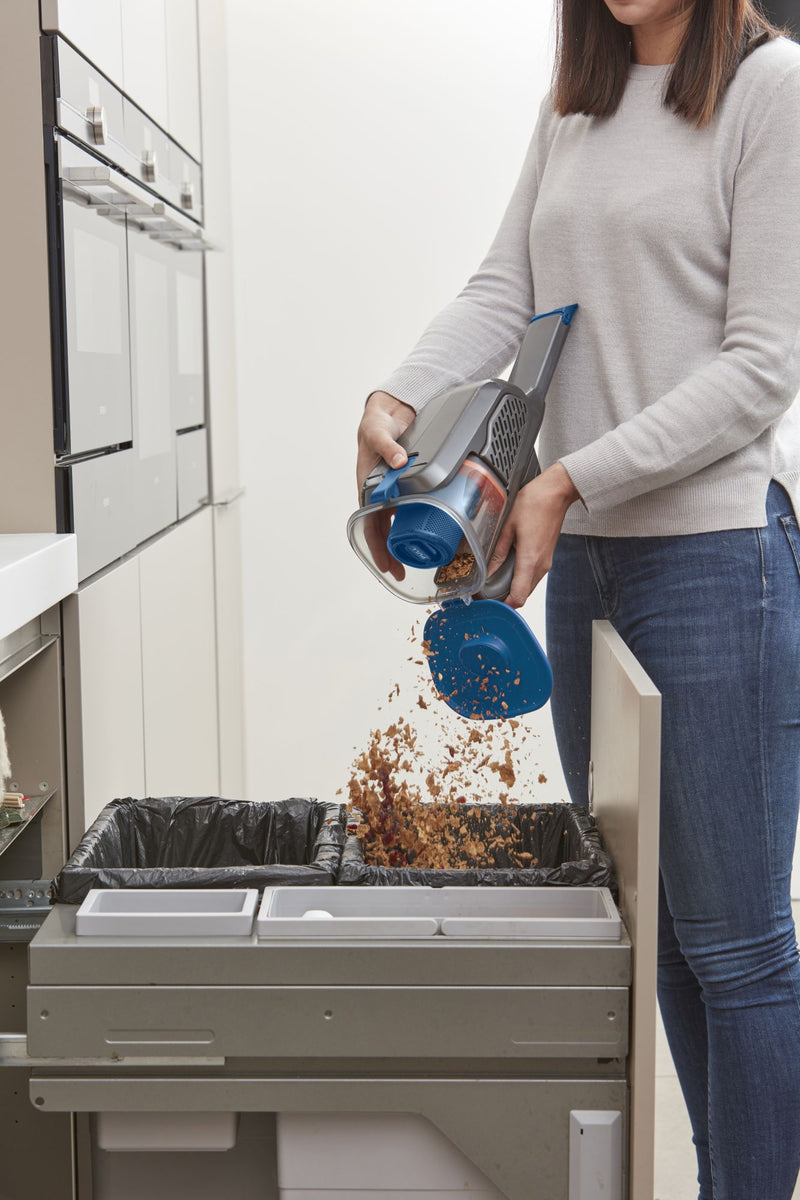 Aspiradora de mano Black&amp;Decker (BHHV320J-QW) GEN 11 con accesorios. Alimentación de 12 V y batería de litio de 2 Ah.