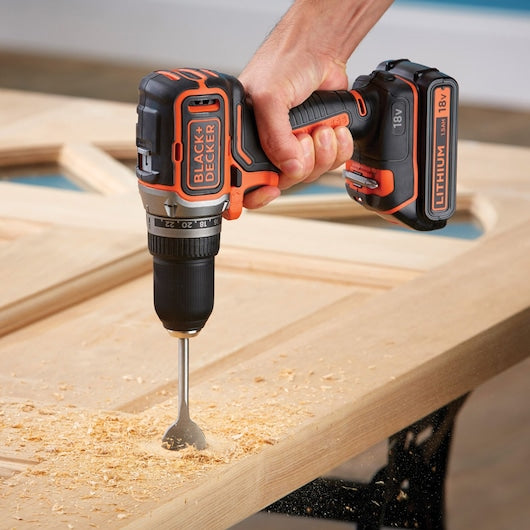 Taladro atornillador inalámbrico Black&Decker (BL186KB-QW) de 18 V y 2 velocidades sin escobillas