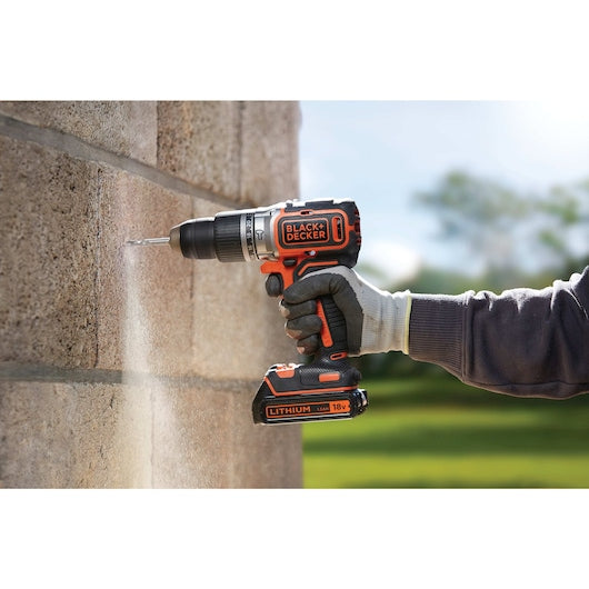 Berbequim de impacto sem fio Black&Decker (BL188KB-QW) 18V com motor sem escova e 2 velocidades