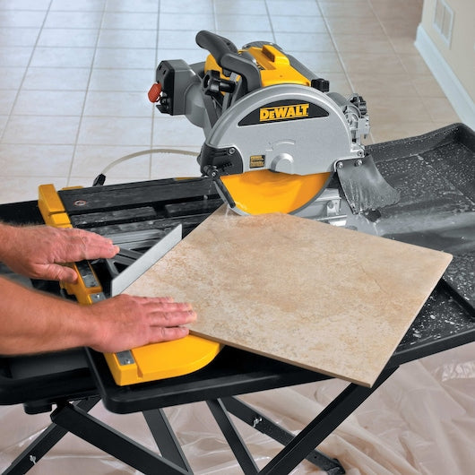 Serra para azulejos Dewalt (D24000-QS) de 1600 W com mesa deslizante de 250 mm