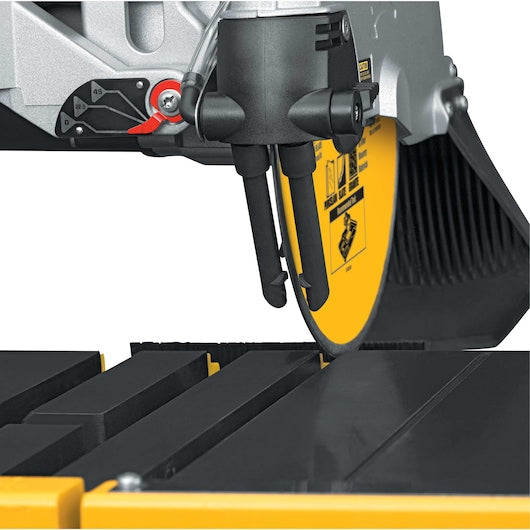 Serra para azulejos Dewalt (D24000-QS) de 1600 W com mesa deslizante de 250 mm
