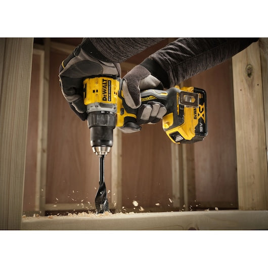 Furadeira/Parafusadeira Compacta Dewalt (DCD794P2T-QW) 18V XR® sem Escovas - 2 x 5Ah