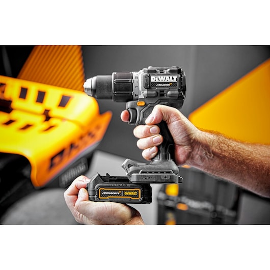 Dewalt (DCD85ME2GT-QW) 18V XR Brushless Hammer Drill Driver - DEWALT x McLaren F1 Team LIMITED Edition - 2 X 1.7 Ah GFN POWERSTACK BATTERIES