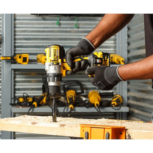 Dewalt (DCD996P2-QW) 18V XR® Brushless Premium Hammer Drill Driver - 2 x 5Ah