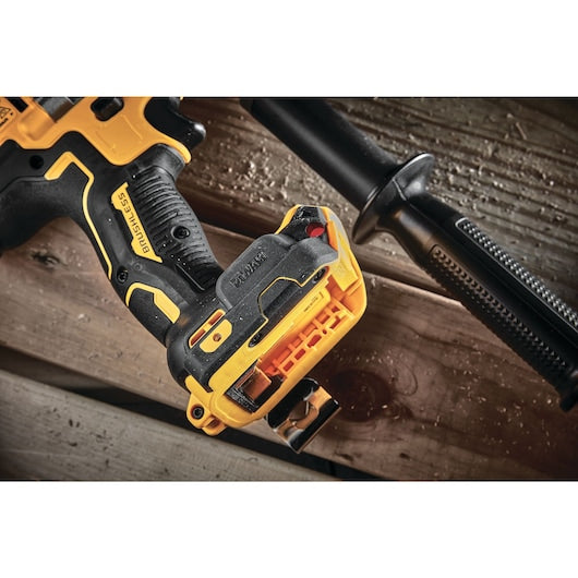 Dewalt (DCD999T1-QW) 18V XR® XRP Brushless Hammer Drill Driver with FLEXVOLT® ADVANTAGE - 1 x 6Ah