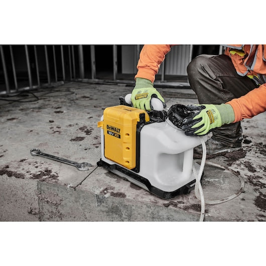 Tanque de água Dewalt (DCE6820N-XJ) 18V XR®