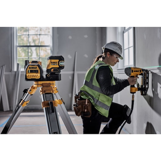 Kit de laser Dewalt (DCE825D1G18-QW) 12V/18V XR® com feixe verde de 5 pontos e cruzado