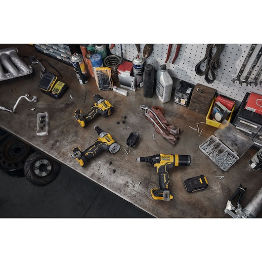 Dewalt (DCF403E1GT-QW) 18V XR® Brushless 4.8mm Rivet Tool - 2 x 2Ah