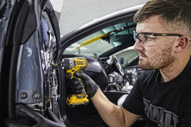 Aparafusadora sem escovas Dewalt (DCF601D2-QW) 12 XR - 2 x 2Ah