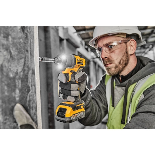 Dewalt (DCF840E1T-XJ) 18V XR® Brushless 1/4" Impact Driver - 1 x POWERSTACK 1.7Ah