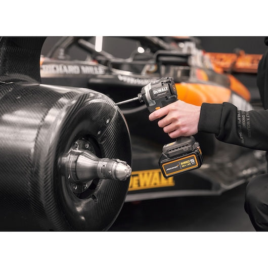 Dewalt (DCF85MP2T-QW) DEWALT® x McLaren F1 Team 18V XR® Brushless 1/4" Impact Driver - 2 x 5Ah