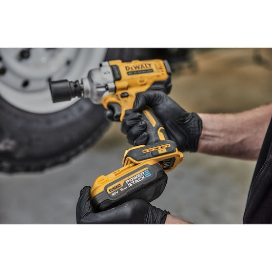 Dewalt (DCF891H2T-QW) 18V XR® Brushless 1/2" Hog Ring Mid Torque Impact Wrench - 2 x POWERSTACK 5Ah