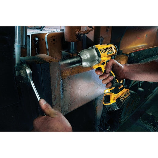 Dewalt (DCF899P2-QW) 18V XR Brushless High Torque 1/2" Impact Wrench - 2 X 5Ah