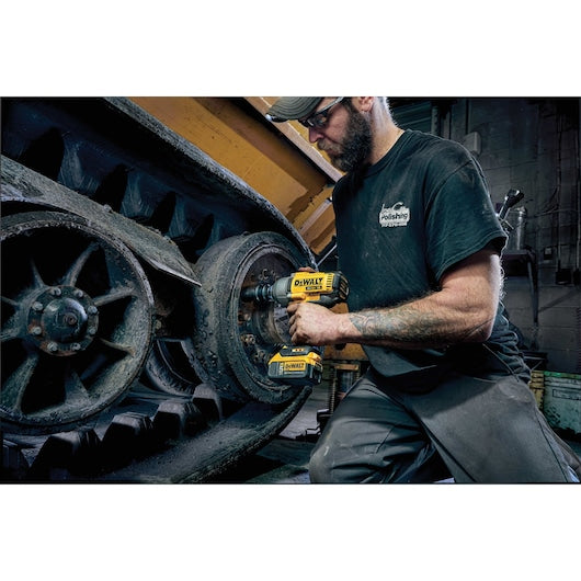 Dewalt (DCF899P2-QW) 18V XR Brushless High Torque 1/2" Impact Wrench - 2 X 5Ah