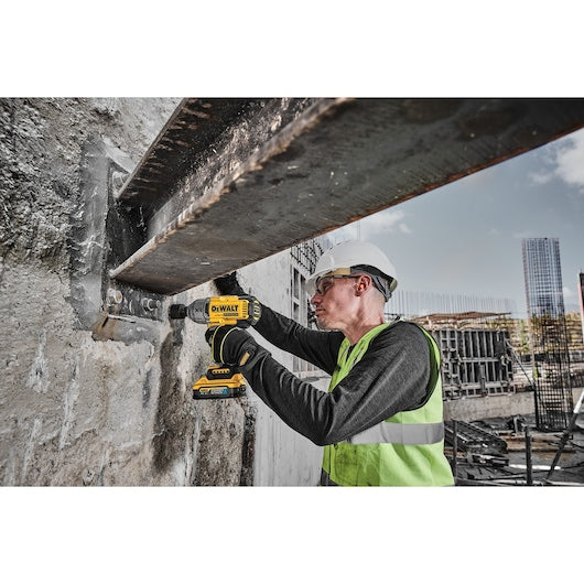 Chave de Impacto 18V XR 1/2" 1.396Nm + 2x5.0Ah Dewalt (DCF900H2T-QW)