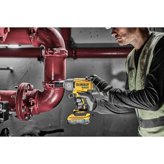 Chave de Impacto 18V XR 1/2" 1.396Nm + 2x5.0Ah Dewalt (DCF900H2T-QW)