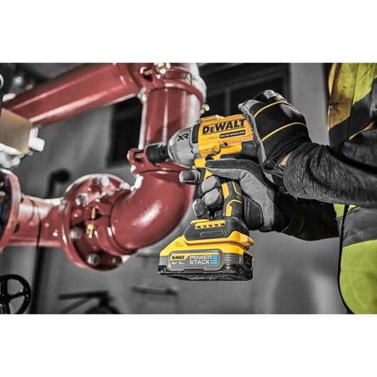 Chave de Impacto 18V XR 1/2" 1.396Nm + 2x5.0Ah Dewalt (DCF900H2T-QW)