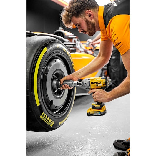 Chave de Impacto 18V XR 1/2" 1.396Nm + 2x5.0Ah Dewalt (DCF900H2T-QW)