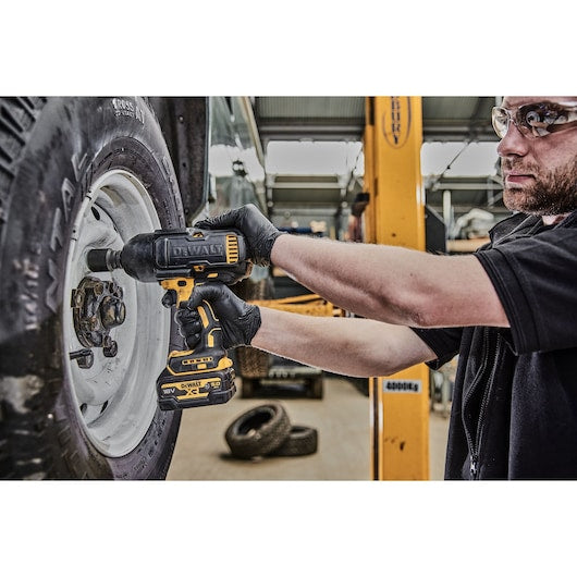 Dewalt (DCF900P2G-QW) 18V XR® Brushless 1/2" Hog Ring High Torque Impact Wrench - 2 x 5Ah Automotive
