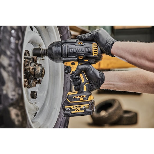 Dewalt (DCF900P2G-QW) 18V XR® Brushless 1/2" Hog Ring High Torque Impact Wrench - 2 x 5Ah Automotive