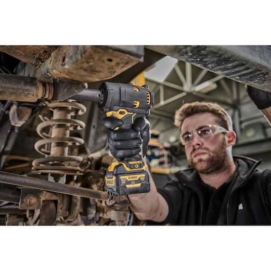 Dewalt (DCF901P1G-QW) 12V XR® Brushless 1/2" Hog Ring High Power Impact Wrench - 1 x 5 Ah Automotive