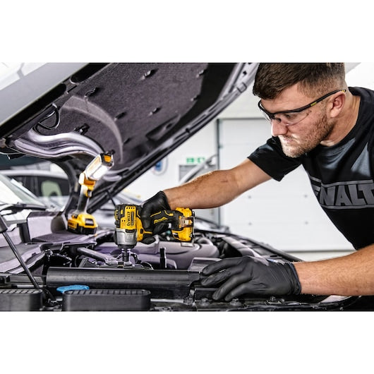 Dewalt (DCF902D2-QW) 12V XR Brushless Sub-Compact 3/8" Impact Wrench - 2 X 2Ah