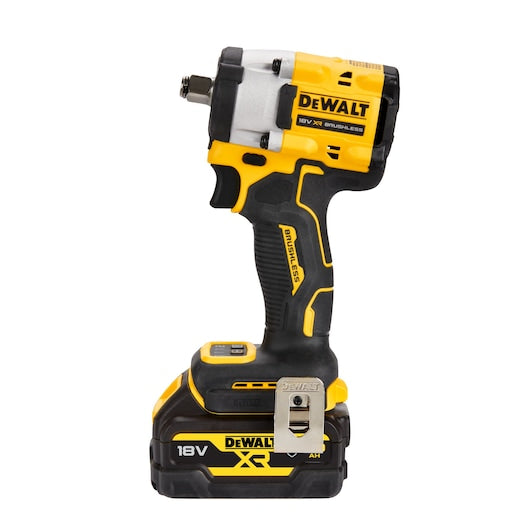 Dewalt (DCF921P2G-QW) 18V XR® Brushless 1/2" Hog Ring Compact Impact Wrench - 2 x 5Ah