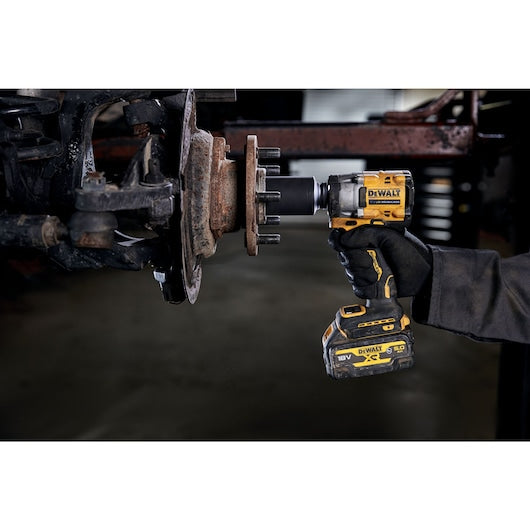 Dewalt (DCF921P2G-QW) 18V XR® Brushless 1/2" Hog Ring Compact Impact Wrench - 2 x 5Ah