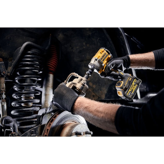 Dewalt (DCF921P2G-QW) 18V XR® Brushless 1/2" Hog Ring Compact Impact Wrench - 2 x 5Ah