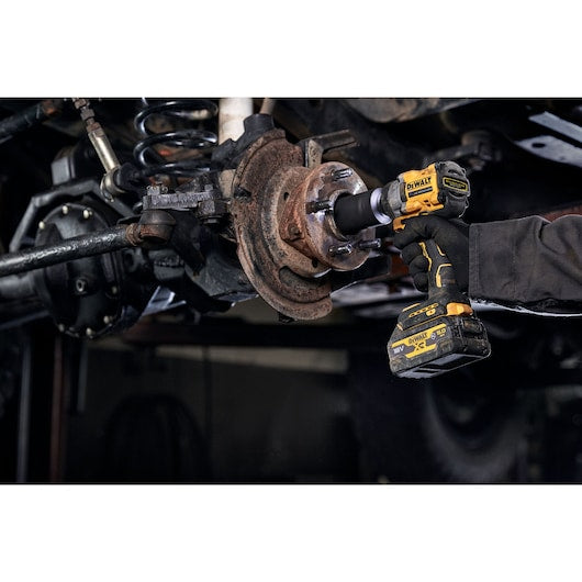 Dewalt (DCF923P2G-QW) 18V XR® Brushless 3/8" Hog Ring Compact Impact Wrench - 2 x 5Ah Automotive