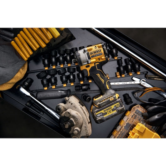 Dewalt (DCF923P2G-QW) 18V XR® Brushless 3/8" Hog Ring Compact Impact Wrench - 2 x 5Ah Automotive