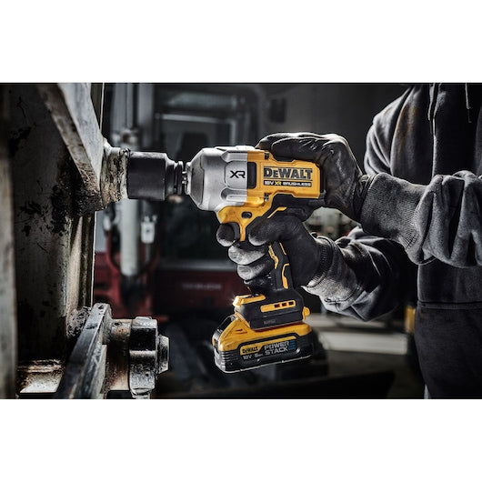 Chave de Impacto 18V XR 1/2" 1.626Nm + 2x5.0Ah Dewalt (DCF961H2T-QW)