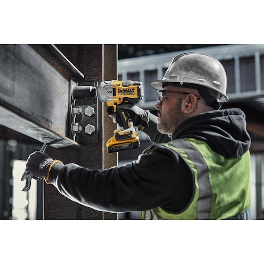 Chave de Impacto 18V XR 1/2" 1.626Nm + 2x5.0Ah Dewalt (DCF961H2T-QW)