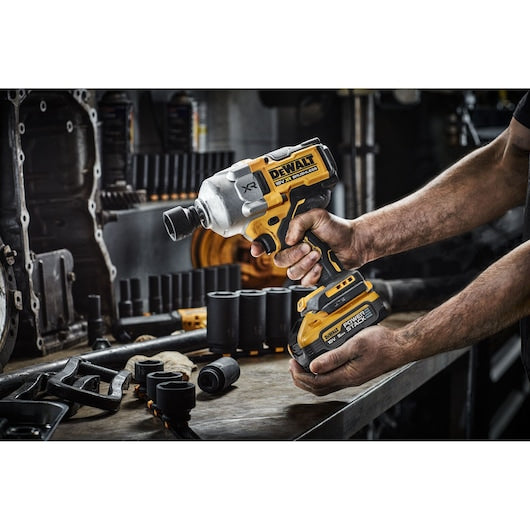 Chave de Impacto 18V XR 1/2" 1.626Nm + 2x5.0Ah Dewalt (DCF961H2T-QW)