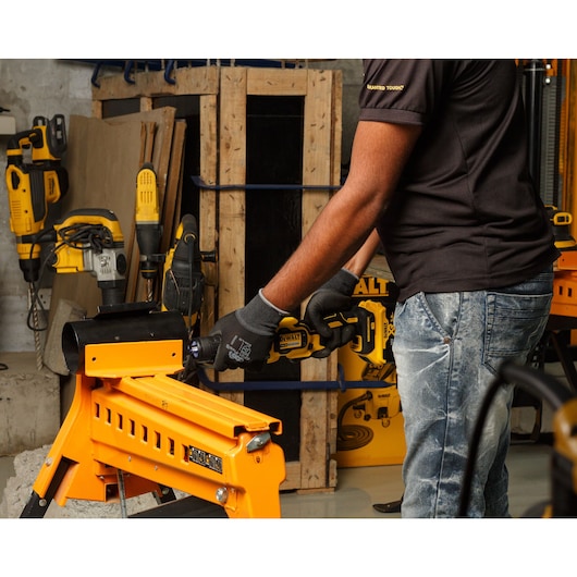 Dewalt (DCG426P2-QW) 18V XR® Brushless Die Grinder - 2 x 5Ah