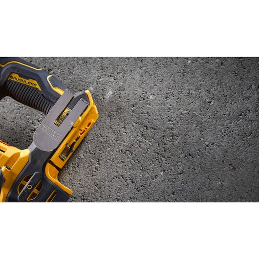 Furadeira de impacto Dewalt (DCH172P2-QW) 18V XR® sem escova, 16 mm, SDS-plus® - 2 x 5Ah