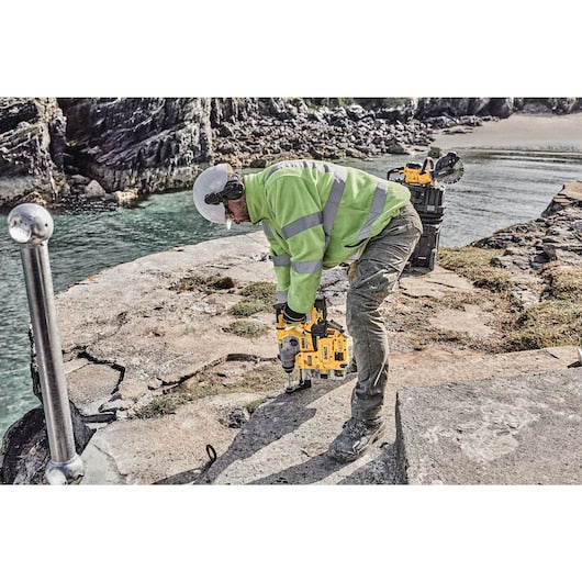 Furadeira de impacto Dewalt (DCH283P2-QW) 18V XR sem escova, 26 mm, SDS-Plus - 2 baterias de 5 Ah