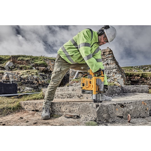 Furadeira de impacto Dewalt (DCH283P2-QW) 18V XR sem escova, 26 mm, SDS-Plus - 2 baterias de 5 Ah