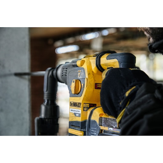 Furadeira de impacto SDS-Plus Dewalt (DCH323NT-XJ) 54V XR FLEXVOLT de 28 mm - Unidade sem bateria
